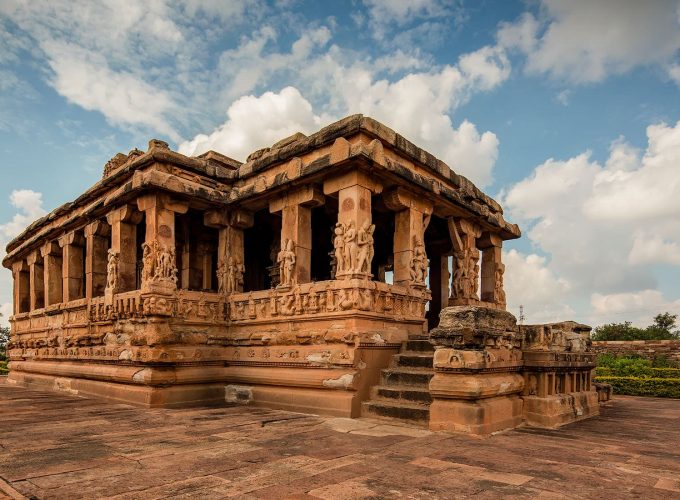 Hyderabad, Bijapur & Ancient Temples Complexes of Badami & Hampi Private Tour