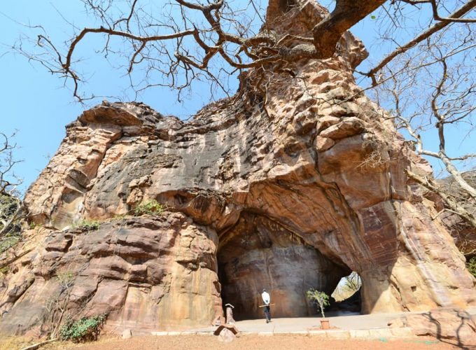 Bhopal to Bhimbetka Rock Shelters and Bhojpur Temple Private Tour