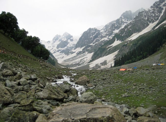 Sonamarg Adventure: Trek to Thajiwas or Journey through Zoji-La