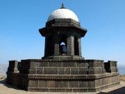 Private Excursion From Pune to Raigad Fort